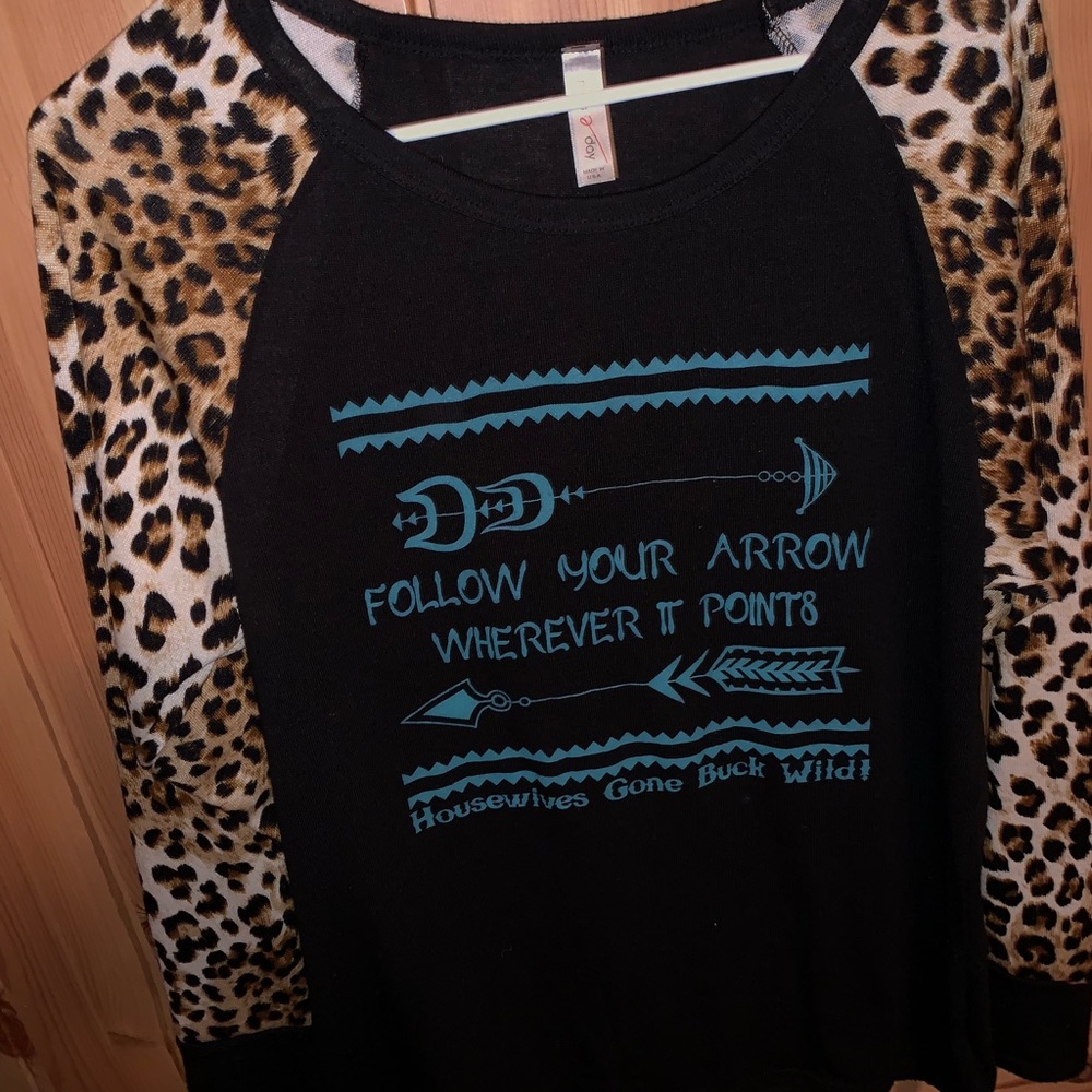 Long sleeve leopard print top